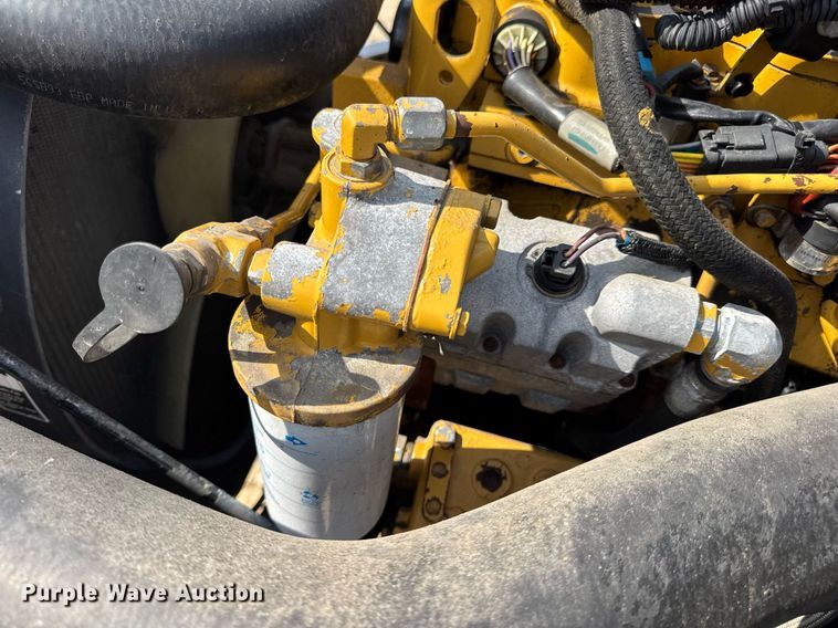 image for item DV4228 2004 Freightliner Business Class M2 106 truck cab and chassis