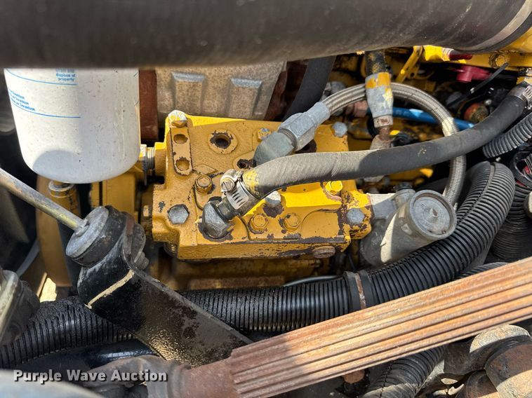 image for item DV4228 2004 Freightliner Business Class M2 106 truck cab and chassis