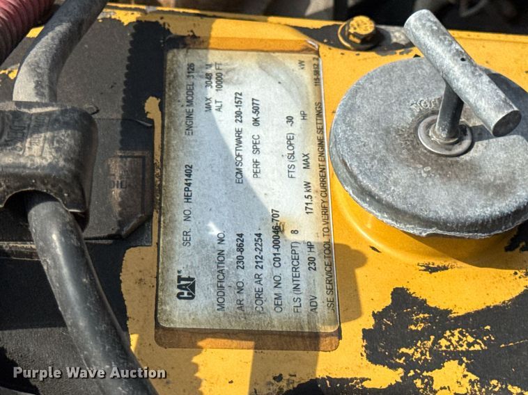 image for item DV4228 2004 Freightliner Business Class M2 106 truck cab and chassis