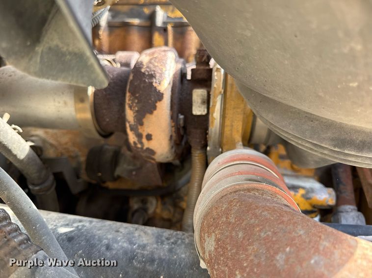 image for item DV4228 2004 Freightliner Business Class M2 106 truck cab and chassis