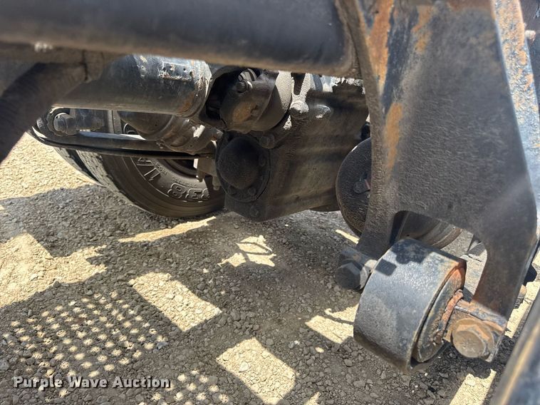 image for item DV4231 2005 International 9200i semi truck