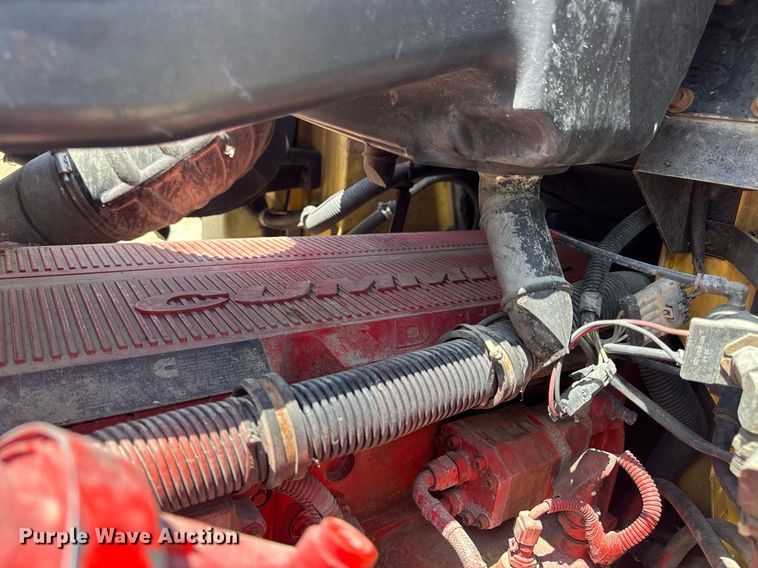 image for item DV4231 2005 International 9200i semi truck