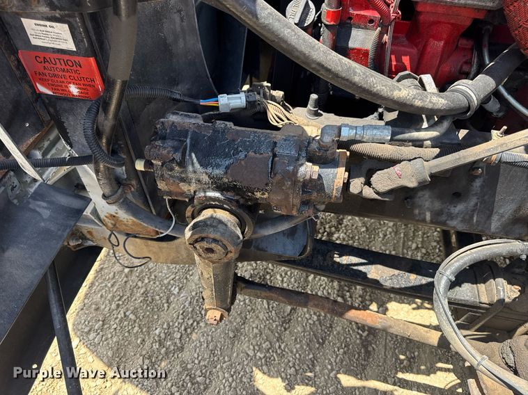 image for item DV4231 2005 International 9200i semi truck