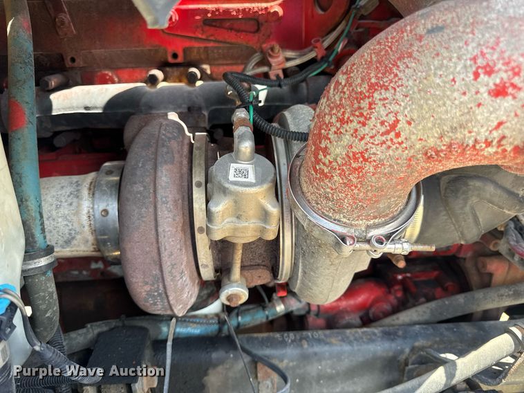 image for item DV4231 2005 International 9200i semi truck