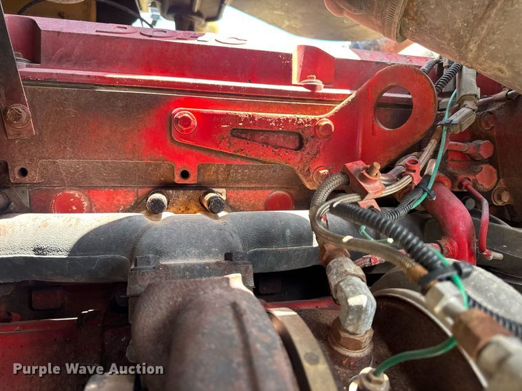 image for item DV4231 2005 International 9200i semi truck