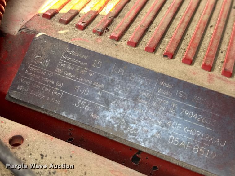 image for item DV4231 2005 International 9200i semi truck