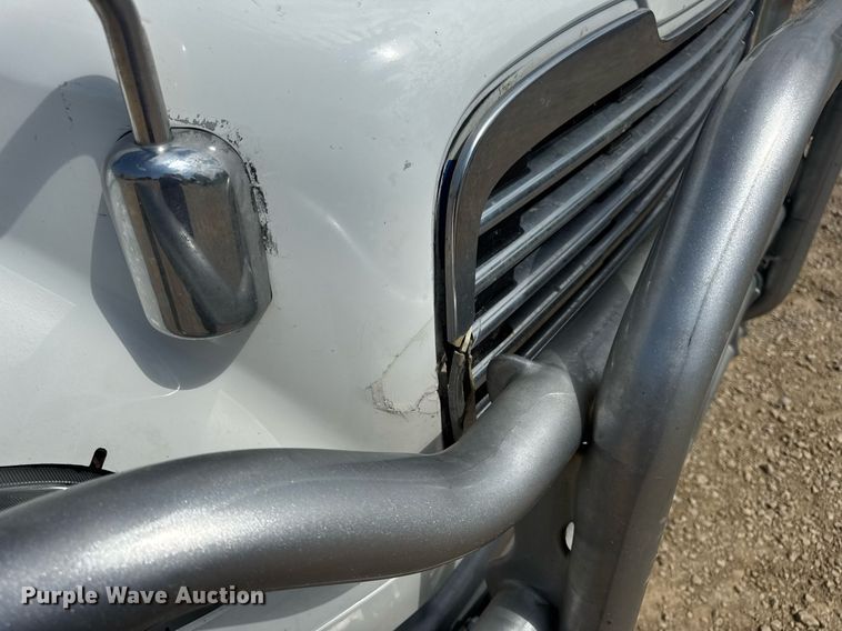 image for item DV4235 2013 Freightliner Business Class M2 106 truck cab and chassis