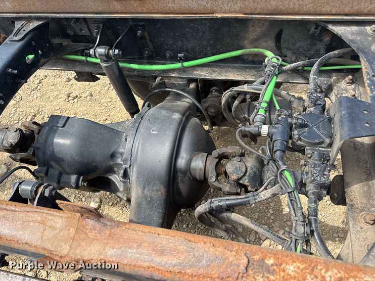 image for item DV4235 2013 Freightliner Business Class M2 106 truck cab and chassis