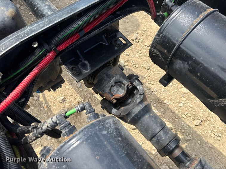 image for item DV4235 2013 Freightliner Business Class M2 106 truck cab and chassis