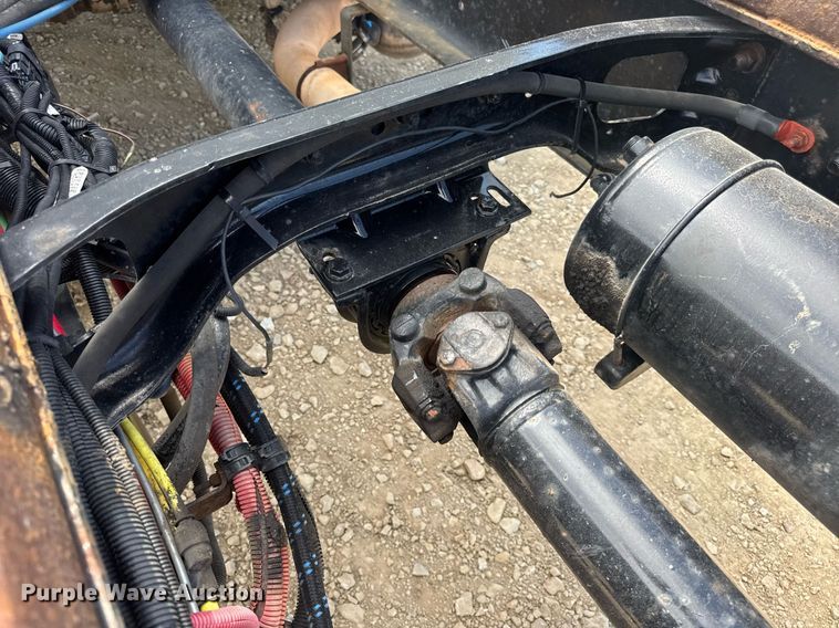 image for item DV4235 2013 Freightliner Business Class M2 106 truck cab and chassis