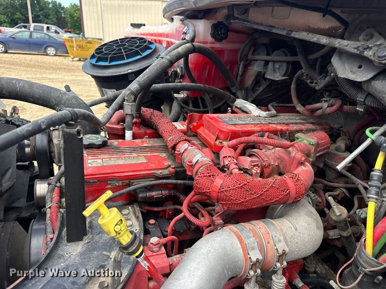 image for item DV4235 2013 Freightliner Business Class M2 106 truck cab and chassis