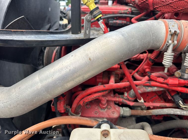 image for item DV4235 2013 Freightliner Business Class M2 106 truck cab and chassis