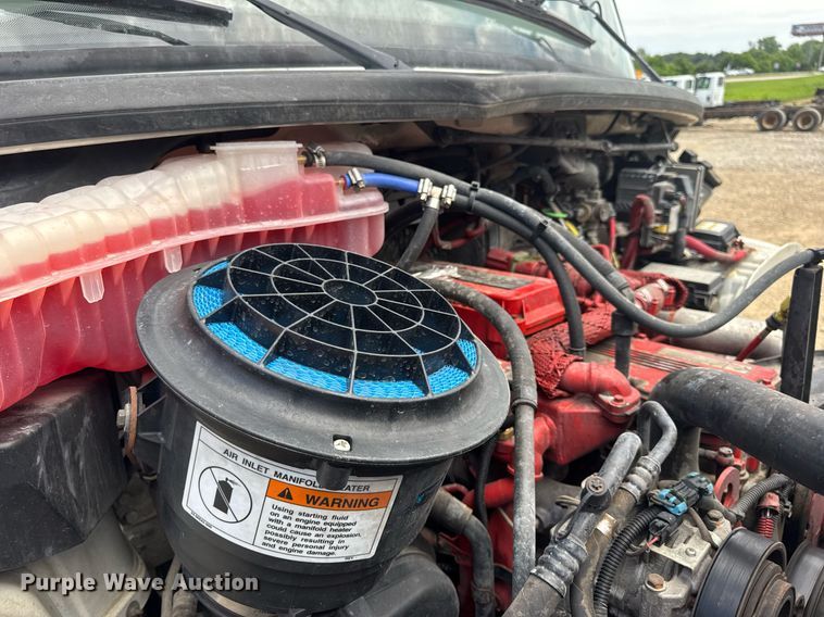 image for item DV4235 2013 Freightliner Business Class M2 106 truck cab and chassis