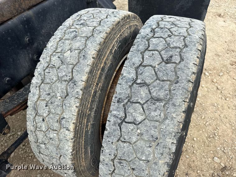 image for item DV4235 2013 Freightliner Business Class M2 106 truck cab and chassis