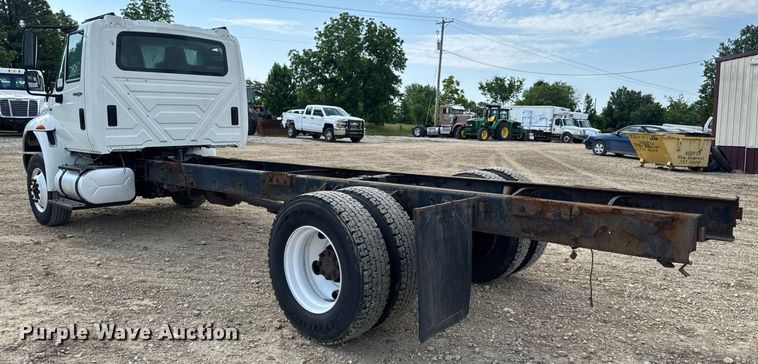 image for item DV4236 2010 International DuraStar 4300 truck cab and chassis