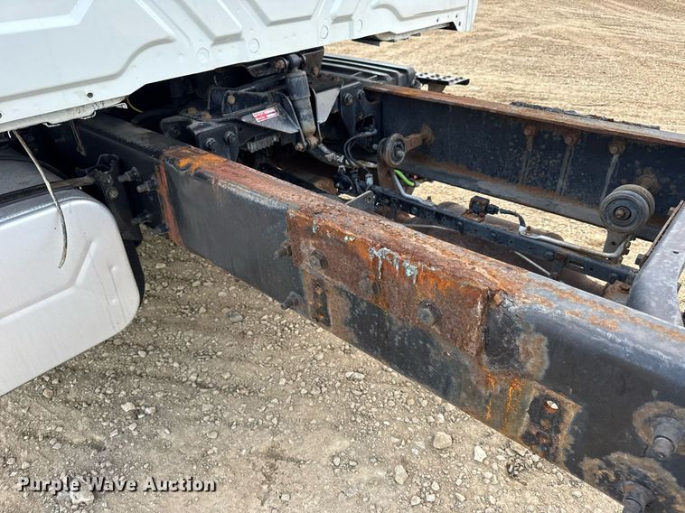 image for item DV4236 2010 International DuraStar 4300 truck cab and chassis