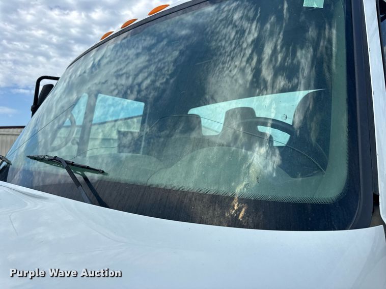 image for item DV4236 2010 International DuraStar 4300 truck cab and chassis