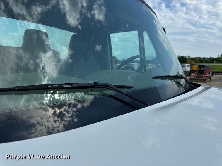 image for item DV4236 2010 International DuraStar 4300 truck cab and chassis