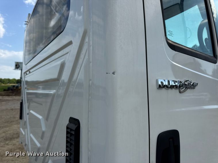 image for item DV4236 2010 International DuraStar 4300 truck cab and chassis