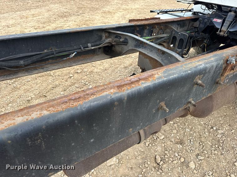 image for item DV4236 2010 International DuraStar 4300 truck cab and chassis