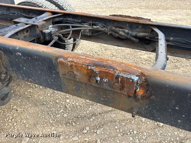 image for item DV4236 2010 International DuraStar 4300 truck cab and chassis