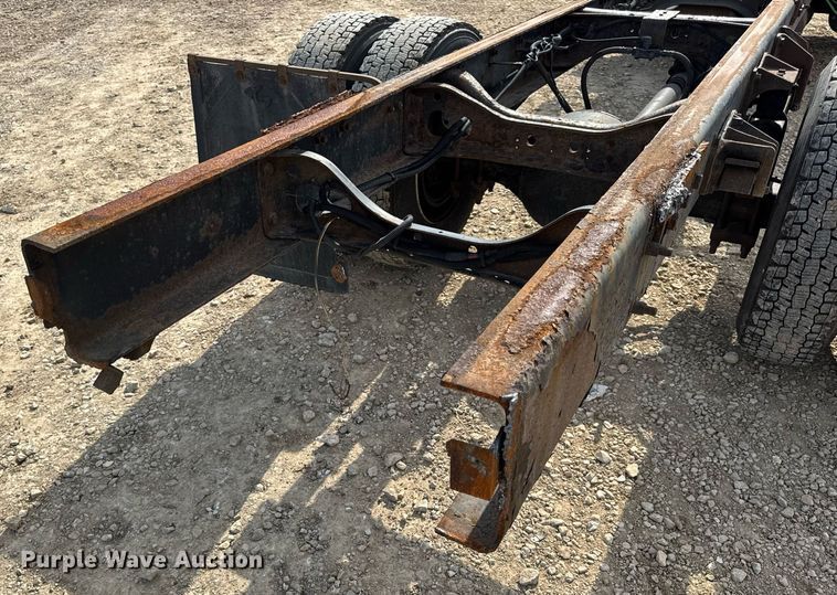 image for item DV4236 2010 International DuraStar 4300 truck cab and chassis