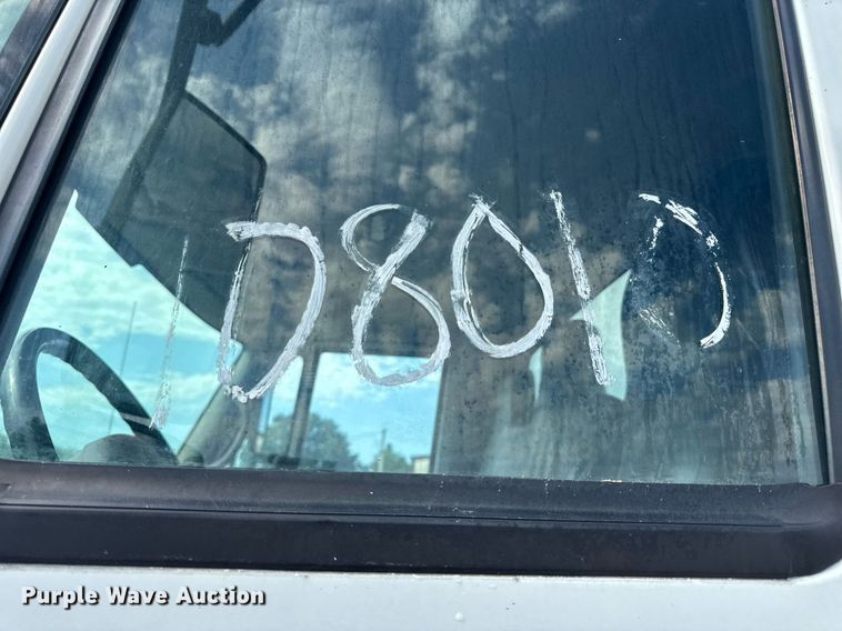 image for item DV4236 2010 International DuraStar 4300 truck cab and chassis