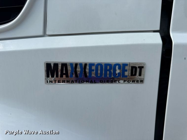 image for item DV4236 2010 International DuraStar 4300 truck cab and chassis