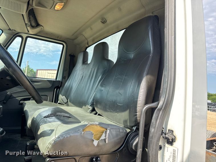 image for item DV4236 2010 International DuraStar 4300 truck cab and chassis