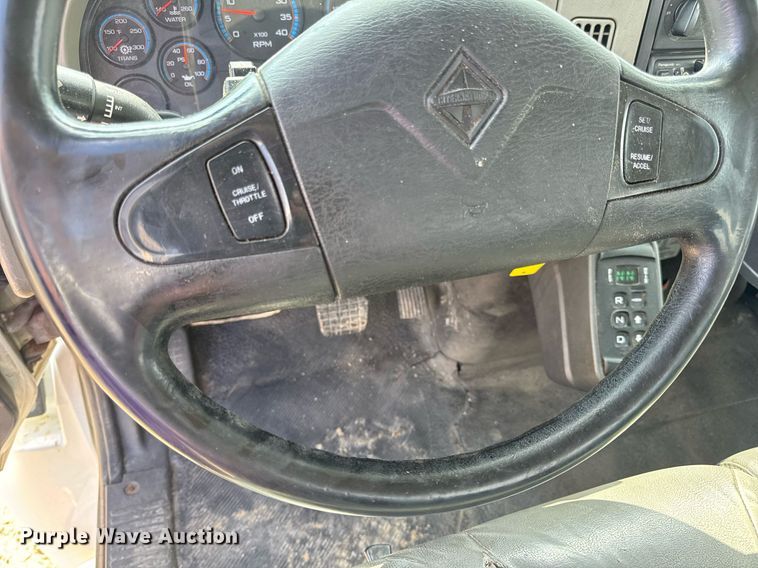 image for item DV4236 2010 International DuraStar 4300 truck cab and chassis