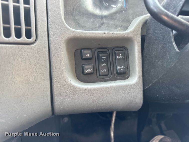 image for item DV4236 2010 International DuraStar 4300 truck cab and chassis