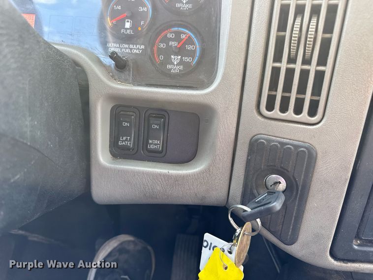 image for item DV4236 2010 International DuraStar 4300 truck cab and chassis