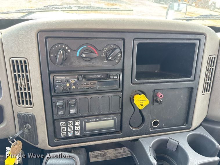 image for item DV4236 2010 International DuraStar 4300 truck cab and chassis