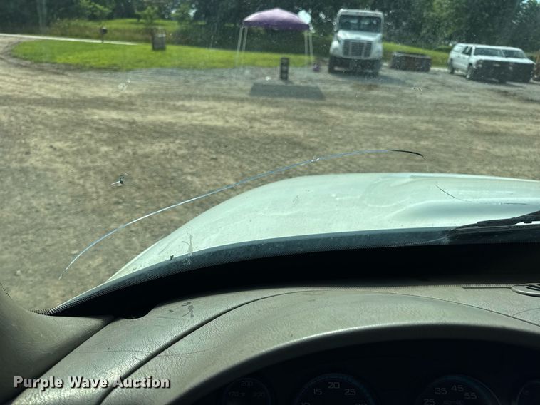 image for item DV4236 2010 International DuraStar 4300 truck cab and chassis