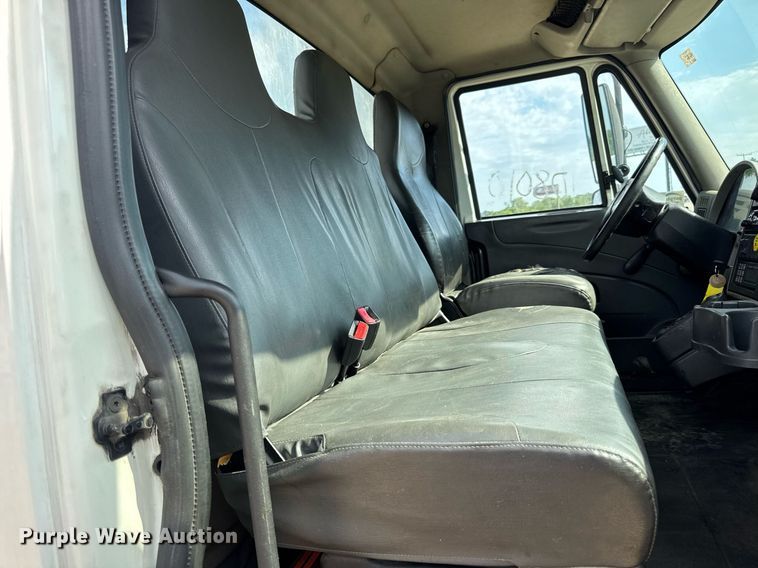 image for item DV4236 2010 International DuraStar 4300 truck cab and chassis