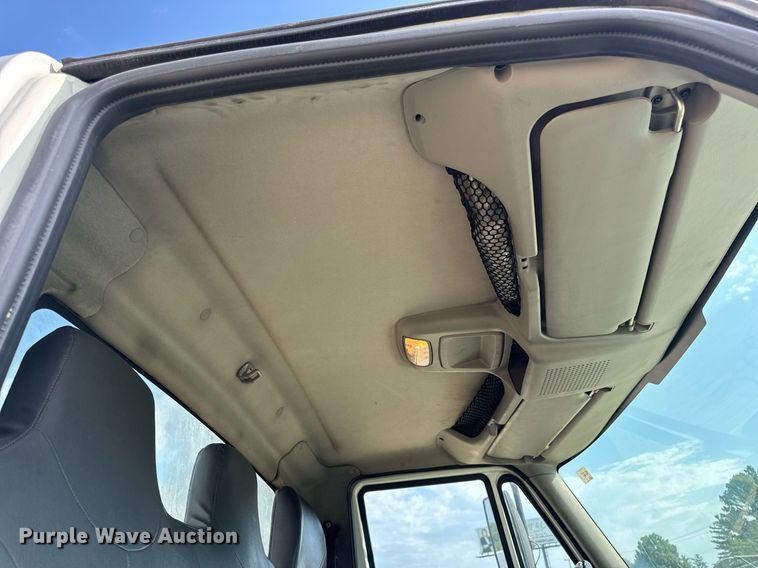 image for item DV4236 2010 International DuraStar 4300 truck cab and chassis
