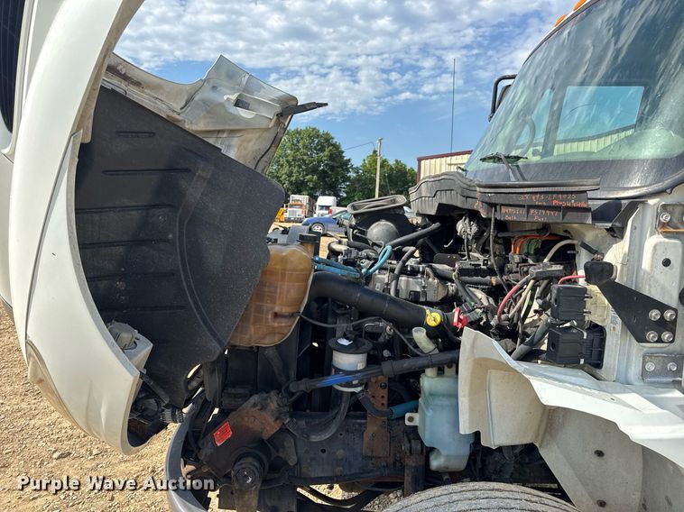 image for item DV4236 2010 International DuraStar 4300 truck cab and chassis