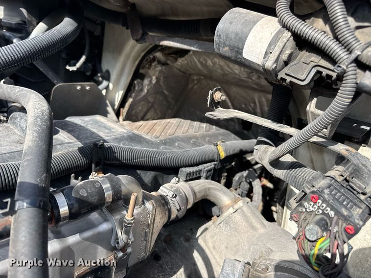 image for item DV4236 2010 International DuraStar 4300 truck cab and chassis