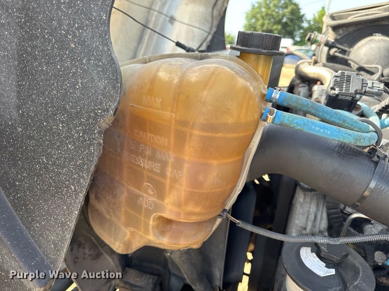 image for item DV4236 2010 International DuraStar 4300 truck cab and chassis