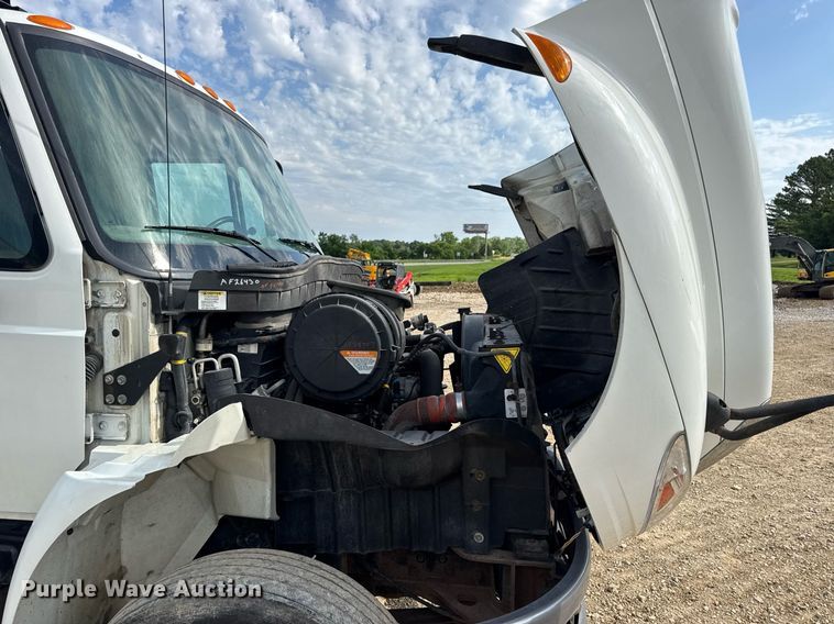 image for item DV4236 2010 International DuraStar 4300 truck cab and chassis