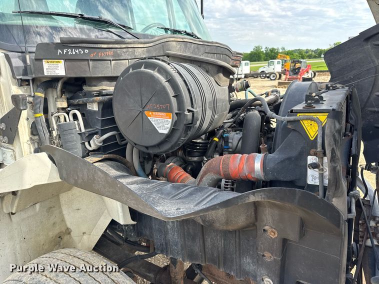 image for item DV4236 2010 International DuraStar 4300 truck cab and chassis