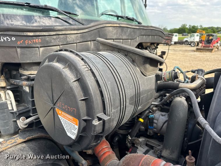 image for item DV4236 2010 International DuraStar 4300 truck cab and chassis