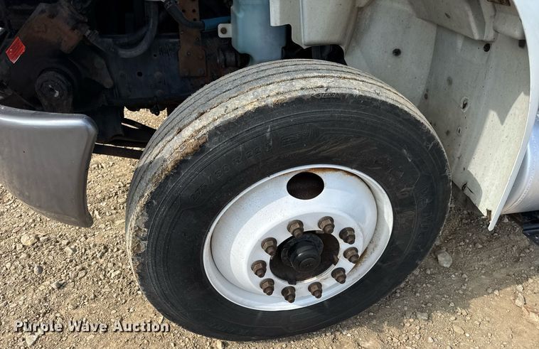 image for item DV4236 2010 International DuraStar 4300 truck cab and chassis