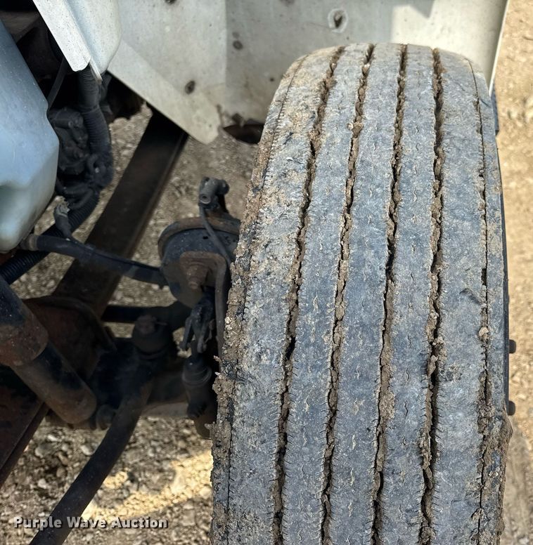 image for item DV4236 2010 International DuraStar 4300 truck cab and chassis