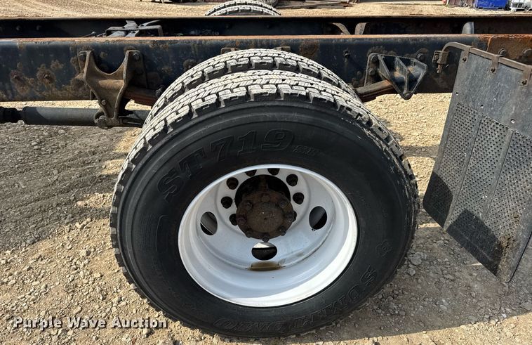 image for item DV4236 2010 International DuraStar 4300 truck cab and chassis