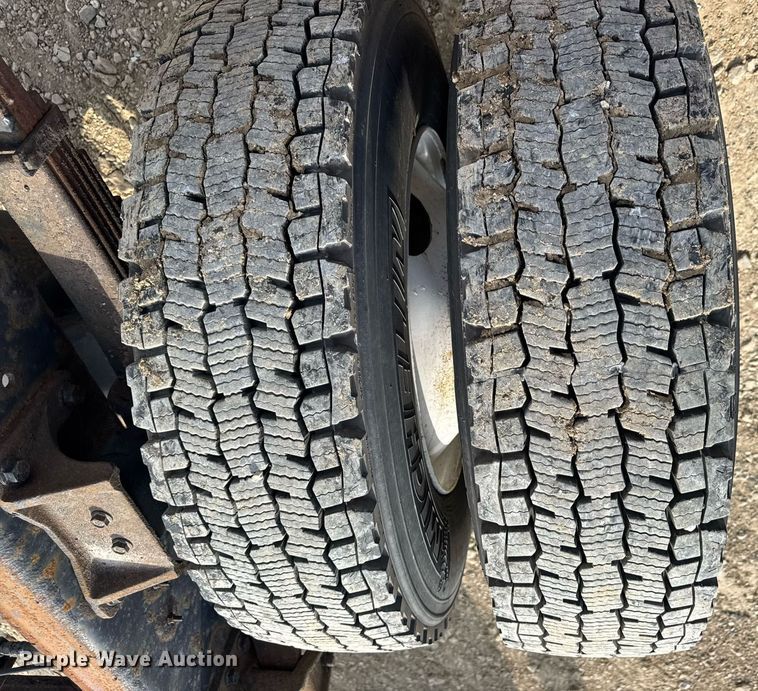 image for item DV4236 2010 International DuraStar 4300 truck cab and chassis