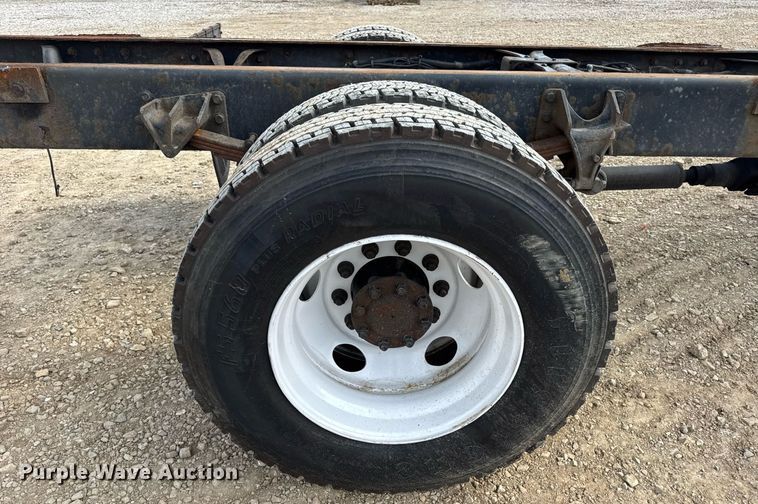 image for item DV4236 2010 International DuraStar 4300 truck cab and chassis