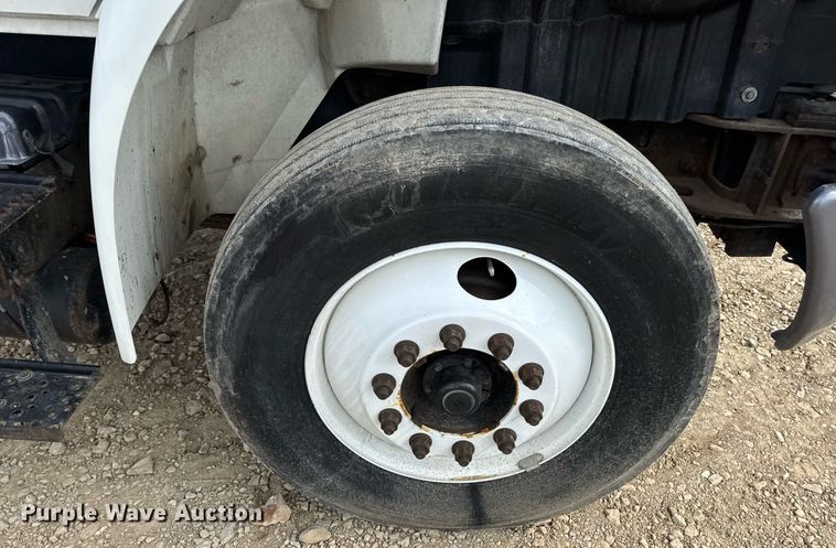 image for item DV4236 2010 International DuraStar 4300 truck cab and chassis