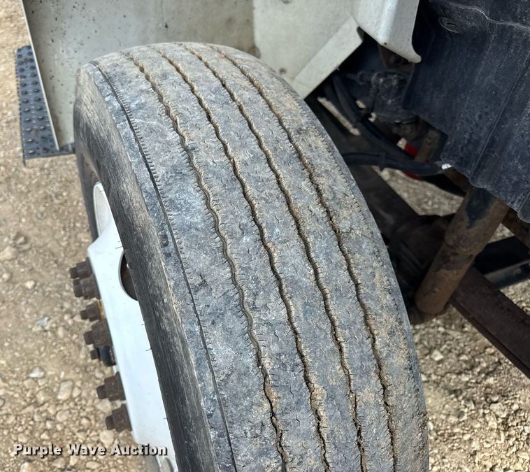 image for item DV4236 2010 International DuraStar 4300 truck cab and chassis