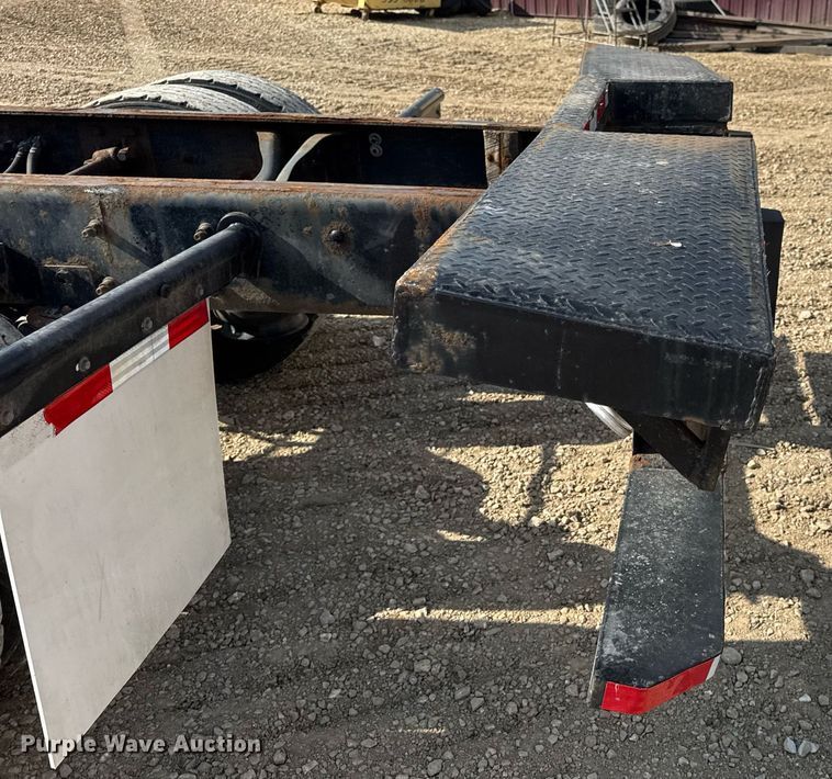 image for item DV4237 2009 International DuraStar 4400 truck cab and chassis